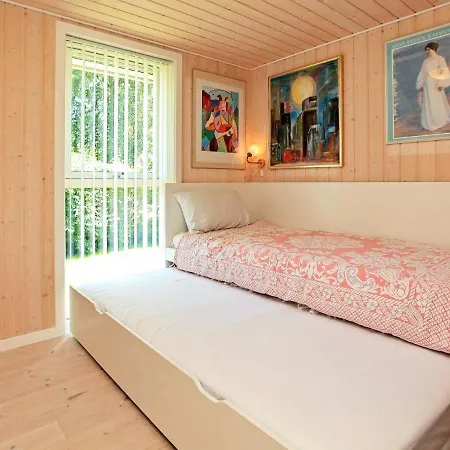 Дом отдыха Three-bedroom Holiday In 15 *